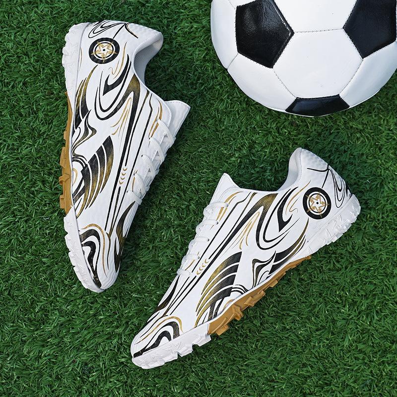 New non-slip broken nails children's football shoes men's professional sports training shoes low-top youth sports shoes