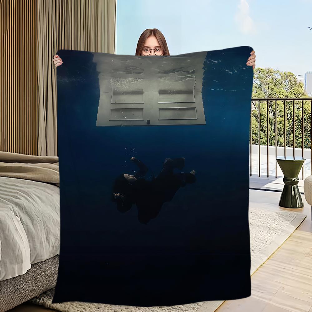 Singer B-Billie E-Eilish-ES Blanket Flannel Warm Comfort Soft Plush Blanket For Picnic Beds Sofas Homes And Bedrooms