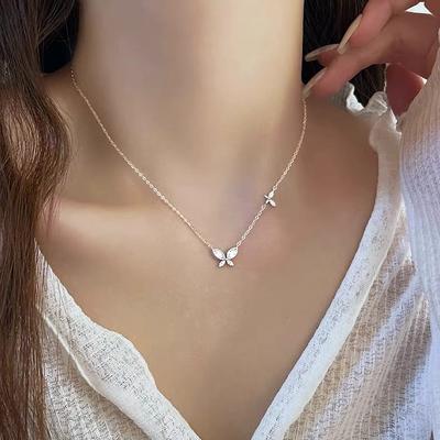 Double Butterfly Necklace with Diamonds, Light Luxury and Cold Wind Collarbone Chain Pendant, Birthday Gift for Girlfriend and Girlfriend