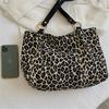 Stylish Leopard Print Fabric Handbags for Women Shoulder Bag Large Capacity Tote Bag with Lining Zipper Pocket Daily Collocati