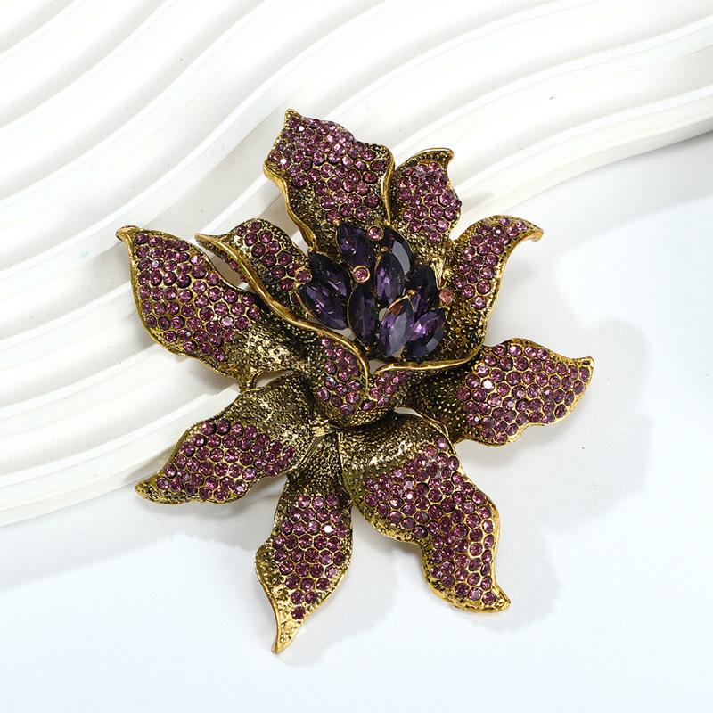 Übertriebener Luxus Damen Blume Kristall Brosche Abzeichen Klassisch Elegant Dame Party Bankett Floral Strass Anstecknadel Accessoires