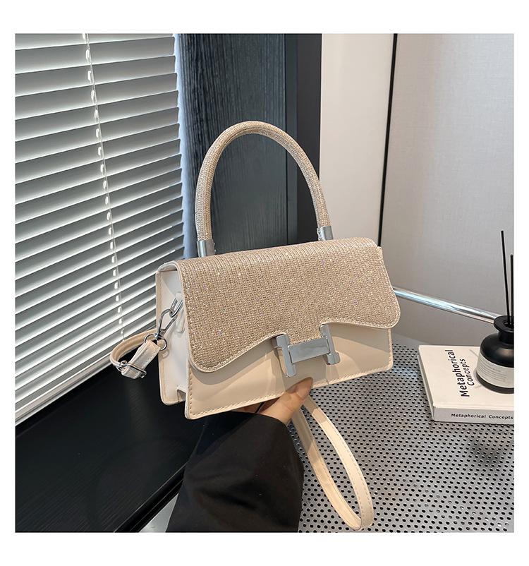 

2025 new niche design messenger bag autumn and winter versatile fashion women s bag simple commuter foreign shoulder bag хаки