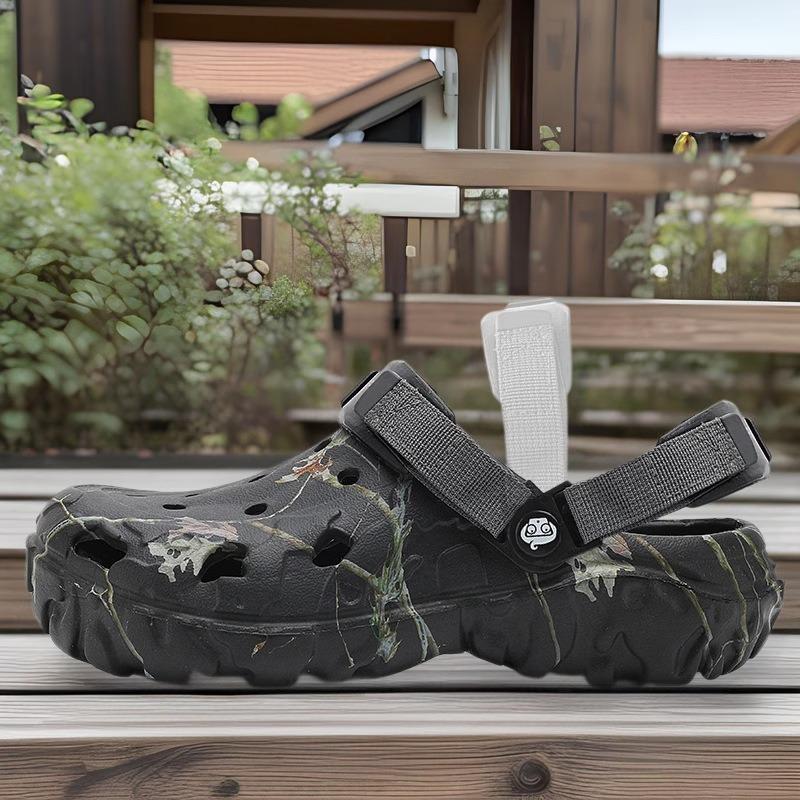 Men's Sandals Non-slip Textured Sole EVA Clogs with Adjustable Strap Durable Outdoor Daily Wear Slippers