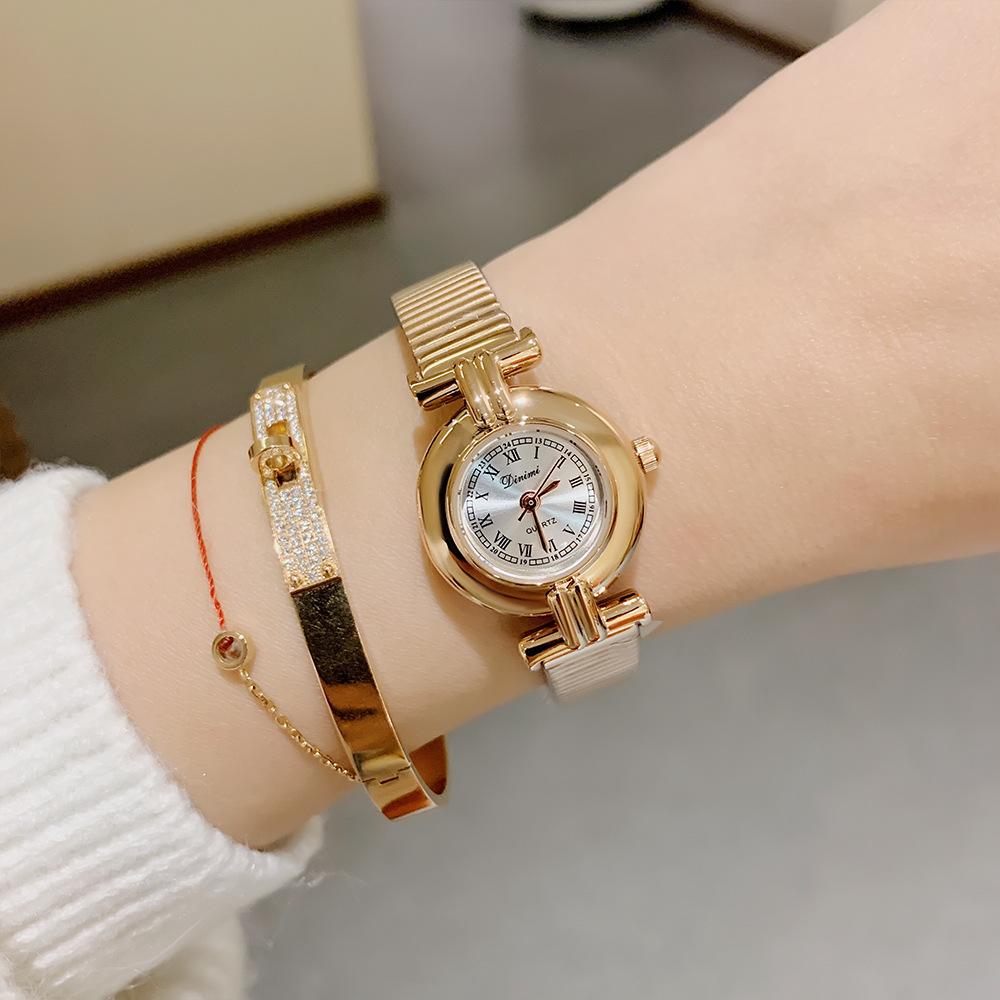 

Новые модные женские кварцевые часы Temperament Disc Retro с римскими цифрами на поясе