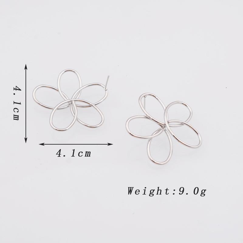 

Retro Big Flower Dangle Earrings for Women Simple Twist Metal Hollow Flowers Drop Earrings Wedding Party Trendy Zircon Golden