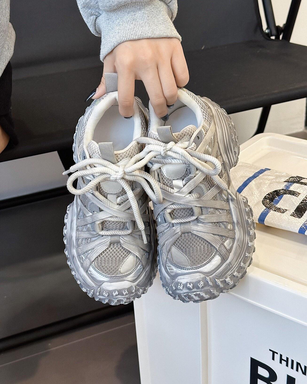 

Осень новые кожаные ретро полированные кроссовки папы 2025 шнуровка человек-паук шина платформа повседневные спортивные женские туфли 40 бежевый