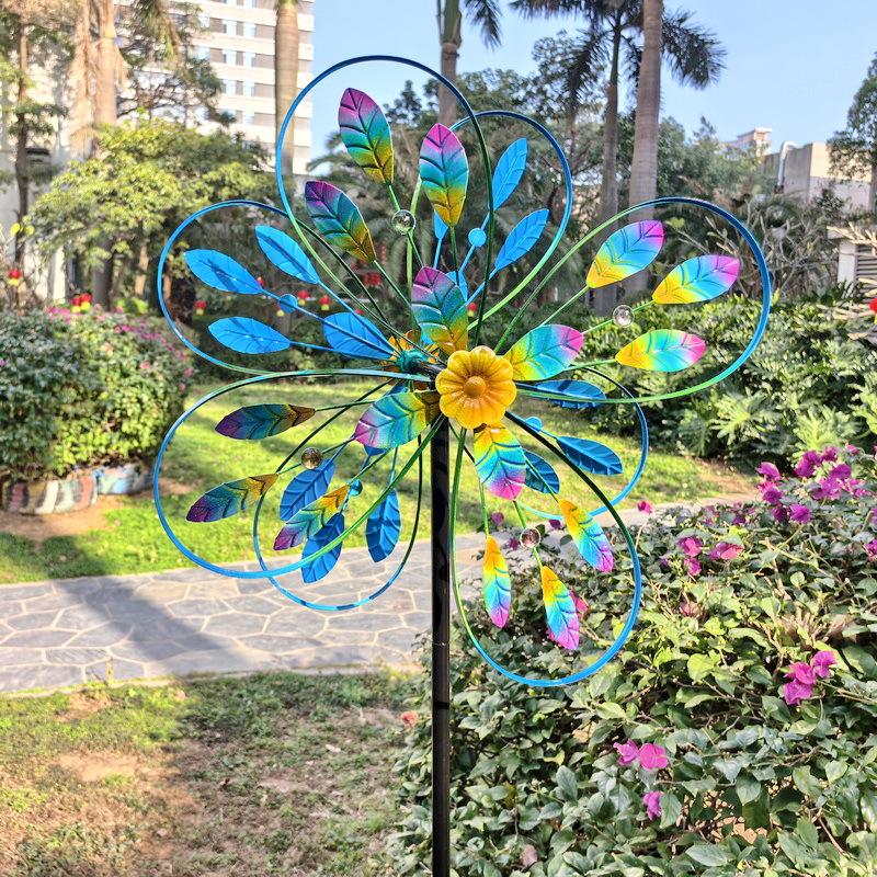 Gradient Flower Pinwheel: Outdoor Wrought Iron Garden Decoration for Landscaping