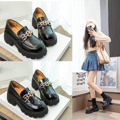 Chaussures pour femmes Style britannique Plateforme Cuir verni Noir Talon moyen Petites chaussures en cuir Style collège Mocassins muffin