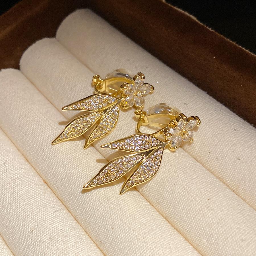 K real gold electroplated zircon flower fringed earclip retro simple fashion earrings light luxury high-end earrings women