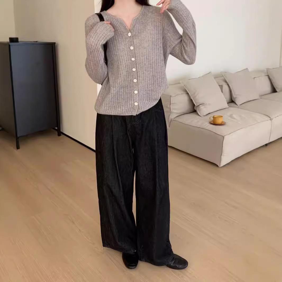 

Women s Ribbed Knit Cardigan - Thin Woolen Sweater Coat for Early Autumn 2025, New European Style. S светло-серый