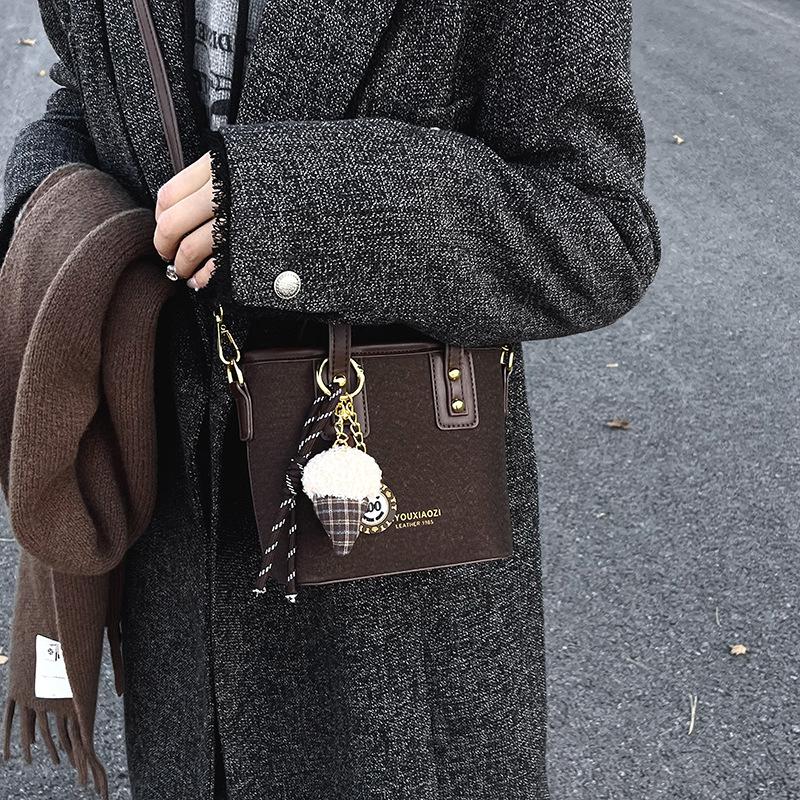 2025 New Bag Women's Bag Trendy Fashion Small Square Bag Popular Plush Pendant Shoulder Messenger Bag Premium Feeling Bag