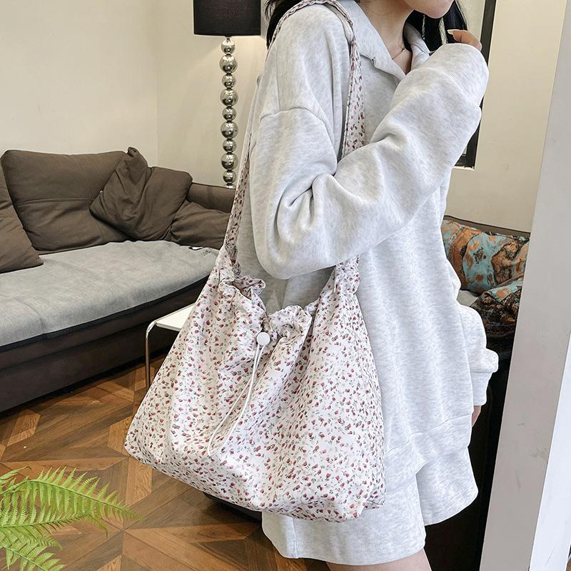 2025 new drawstring pleated floral art small fresh butterfly large capacity underarm shoulder bag girl tote bag