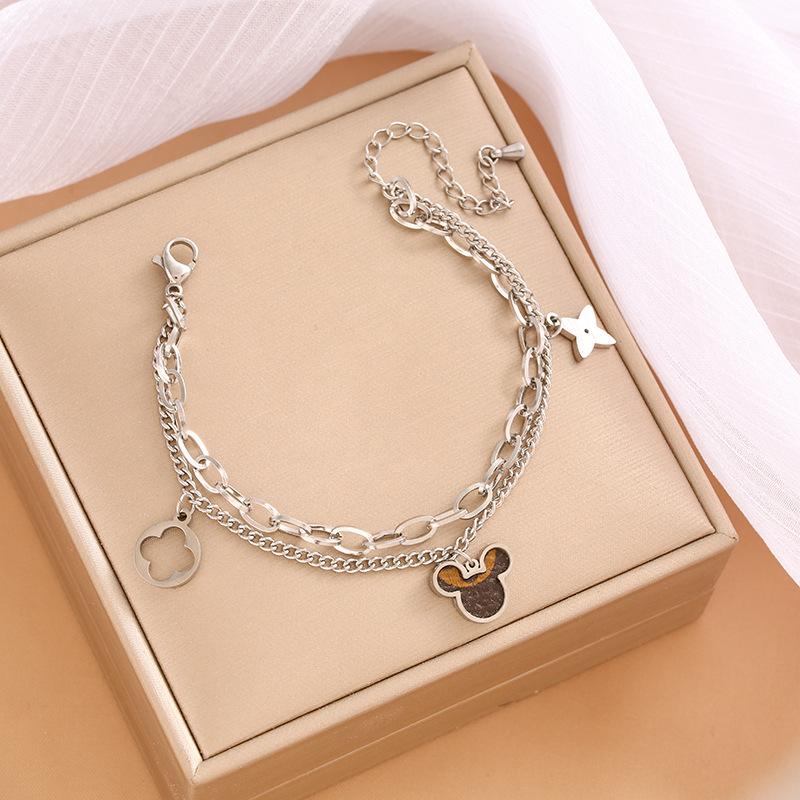 High-End Titanium Steel Four-Leaf Clover Bracelet with Shell Pendant – Durable, Fade-Resistant Design