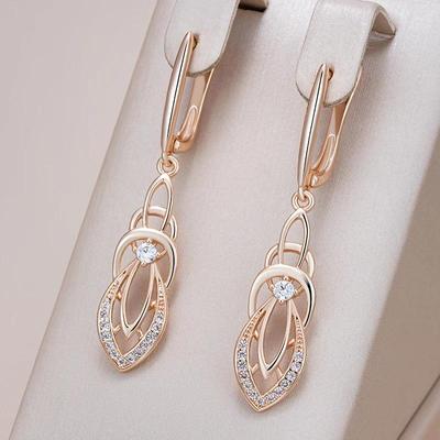Pendientes colgantes largos con borlas huecas doradas con incrustaciones de circonitas, joyería vintage de moda para mujer, accesorios de boda de lujo