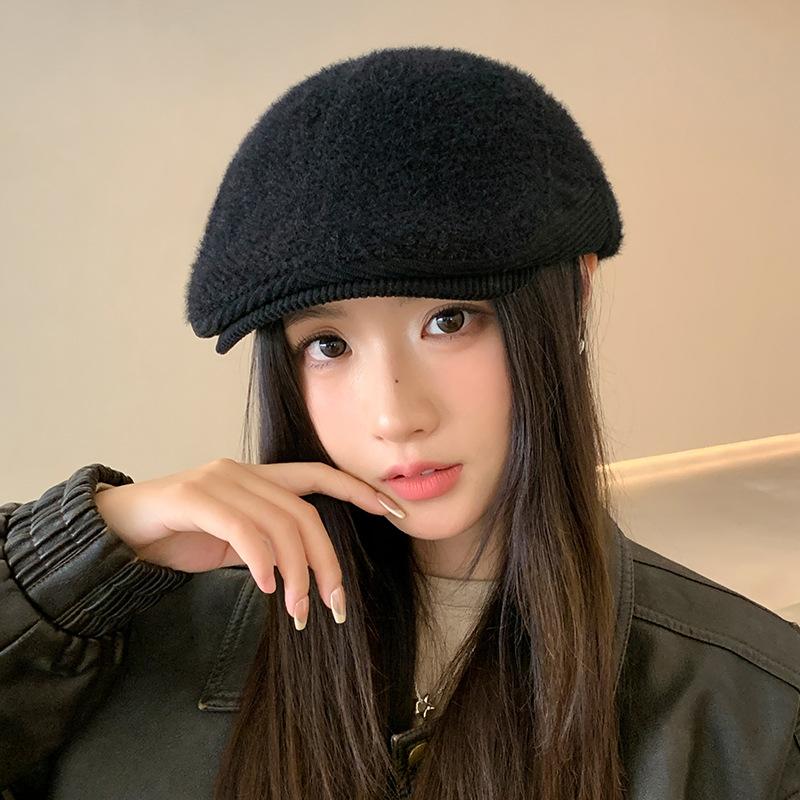 British Style Retro Versatile Forward Hat In Autumn and Winter Splicing Plus Velvet Thickened Baseball Cap Showing The Face Small Warm Newspaper Hat