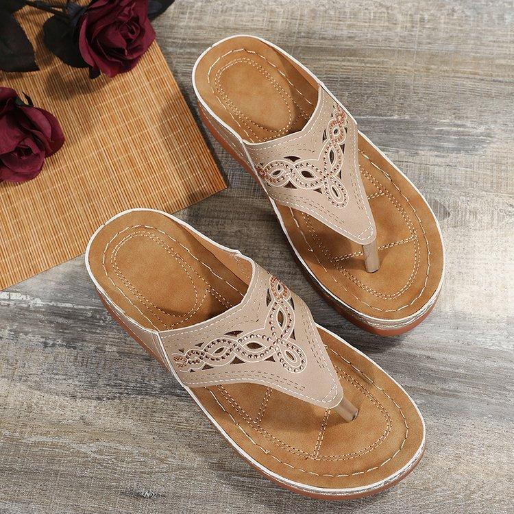 

2024 summer new large size hollow rhinestone muffin bottom toe outside wearing beach cool slippers women 43 44