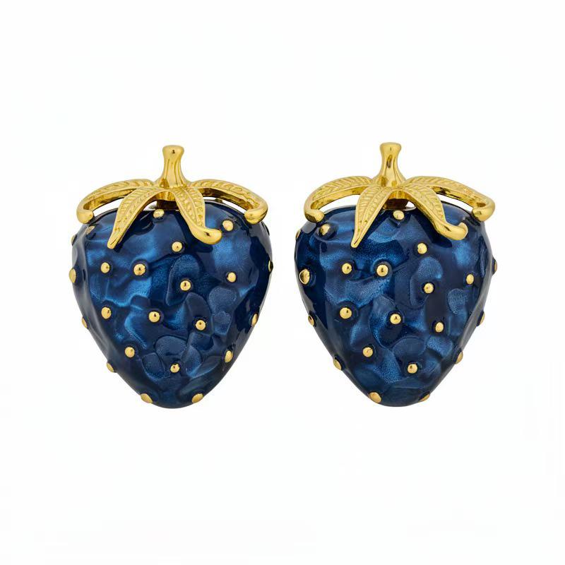 Retro Enamel Strawberry Stud Earrings - High-End Exquisite Light Luxury Style for Women, Perfect for Spring and Summer.