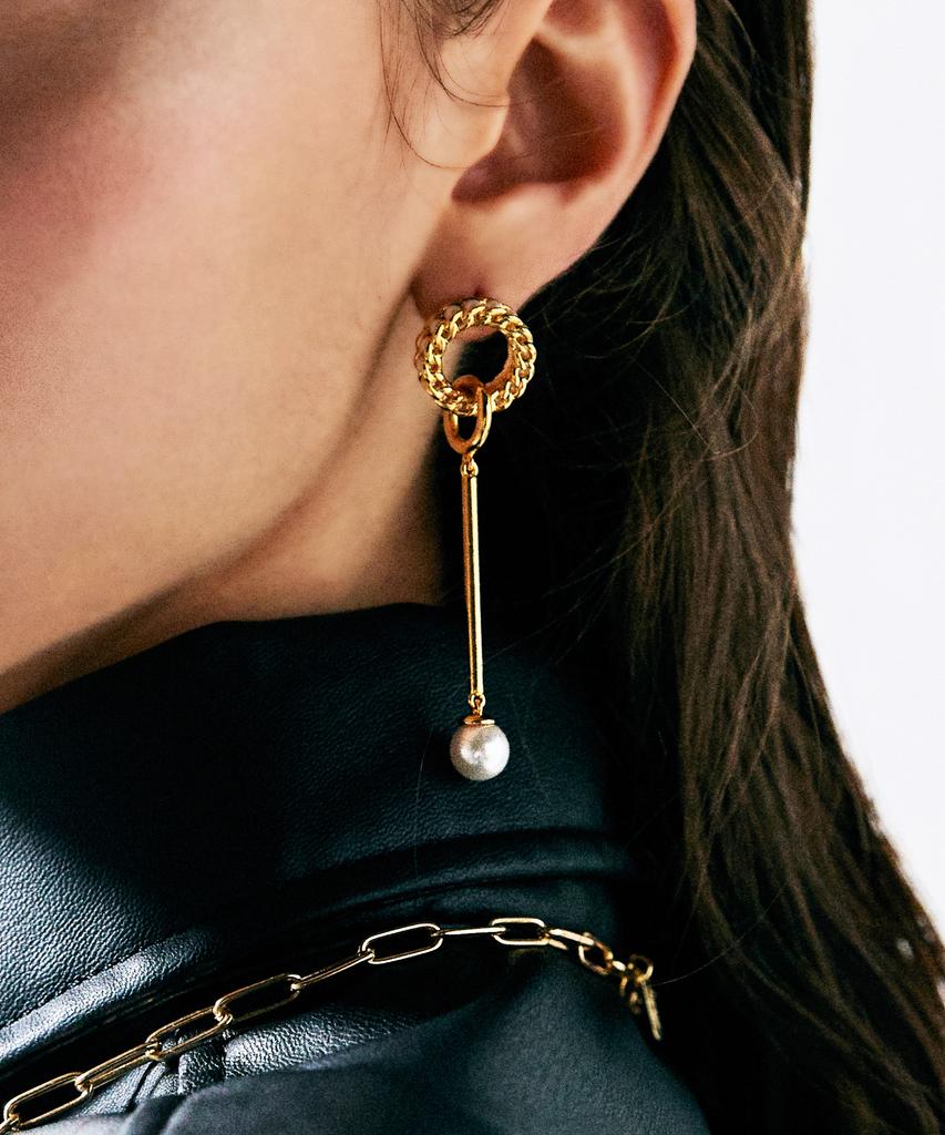 Ille Lan Gentler Unbalance Earrings