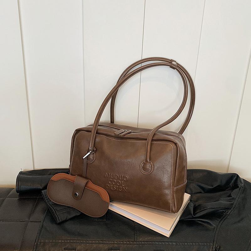 

Модная ручная сумка для боулинга для женщин Новая на плечо Большой вместимости для поездок на работу и отдыха Подмышечная сумка CLE 33x10.5x19cm коричневый