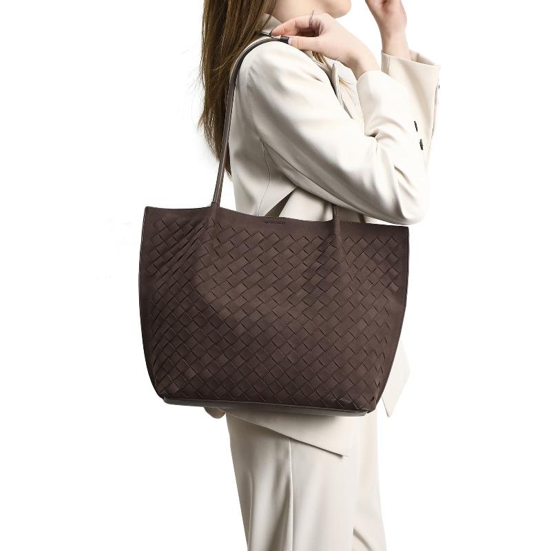 Large capacity single shoulder underarm tote bag autumn and winter new high-end suede woven bag portable tote bag
