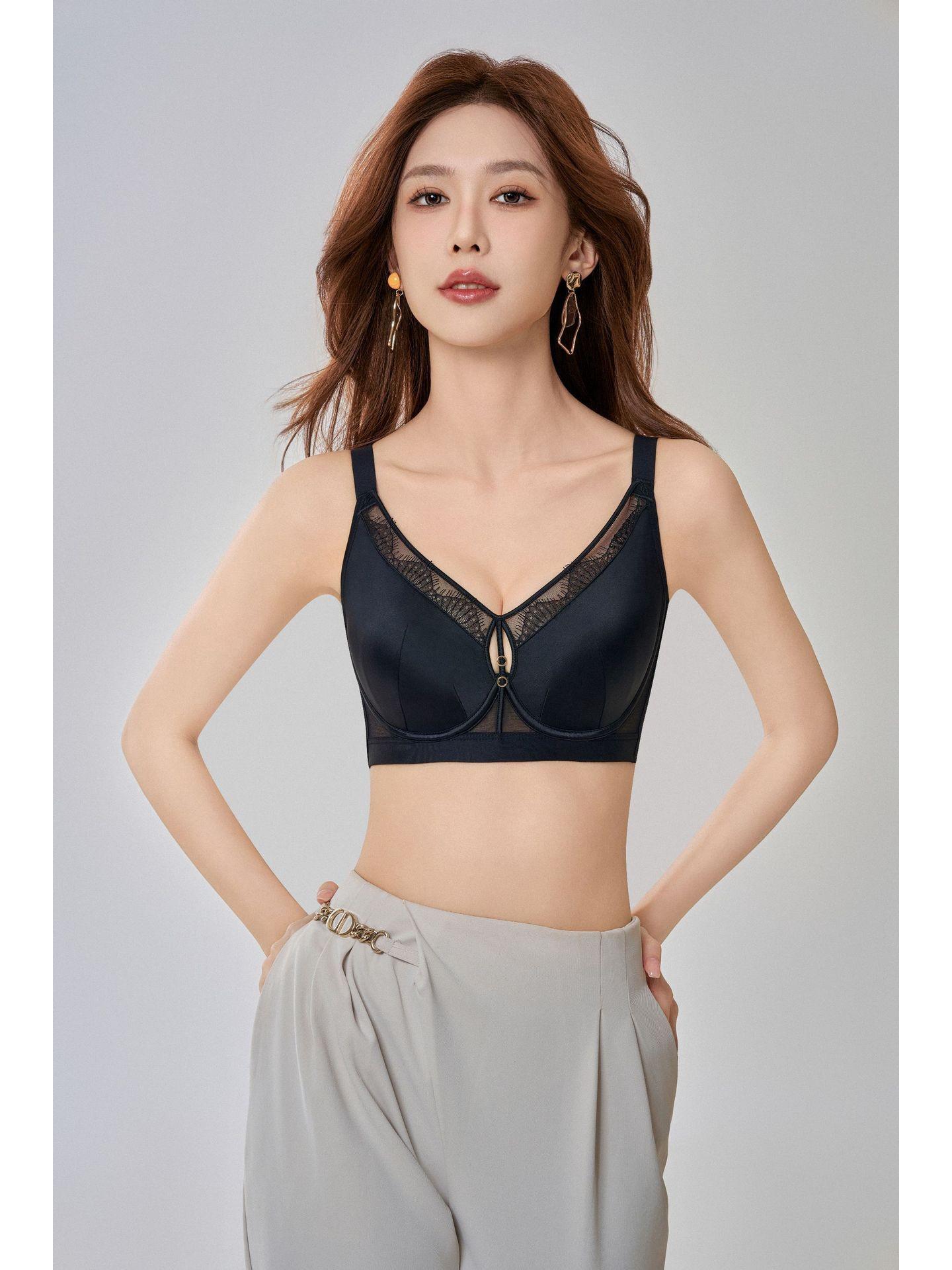 

Vest Style Push-Up Adjustable Sports Bra with Gathering Side Support & Beautiful Back Design for Women M=34/75ABC