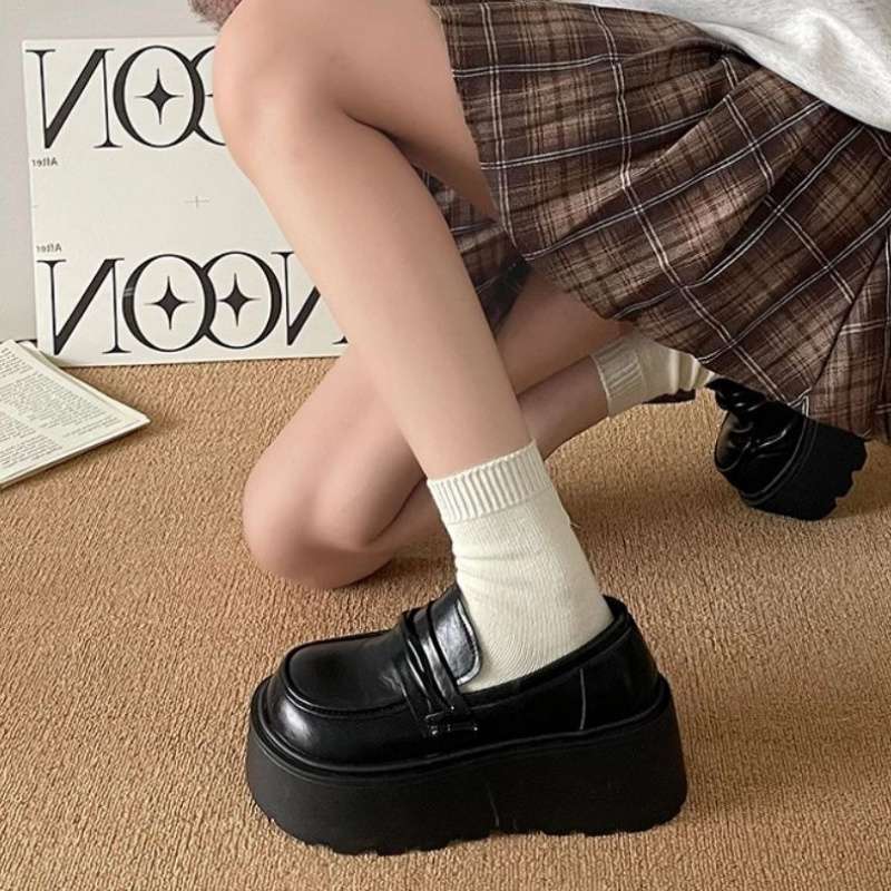 New Chinese heightening leather shoes platform loafers 2025 spring and autumn light pedal popular loafers British single shoes