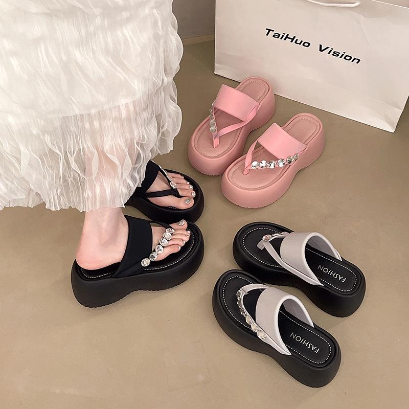 Muffin Zehensteg Pantoletten mit dicker Sohle Damen Sommerbekleidung 2025 neue vielseitige Strass Flip-Flops rutschfeste Strandschuhe