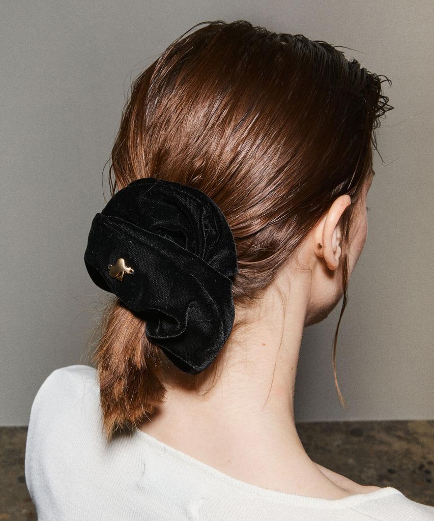 Sparkling Piece Sp Classic Velvet Scrunchie
