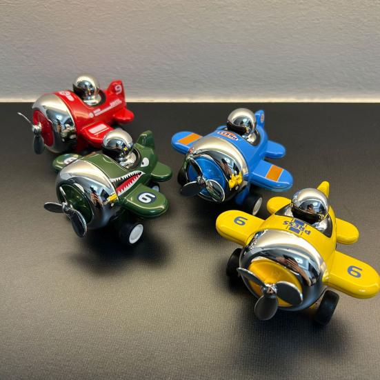 Mini Alloy Cartoon Airplane Toy Press Go Propeller Aircraft Toy Toddlers Boys Girls Educational Pull-back Plane Toy Party Favors