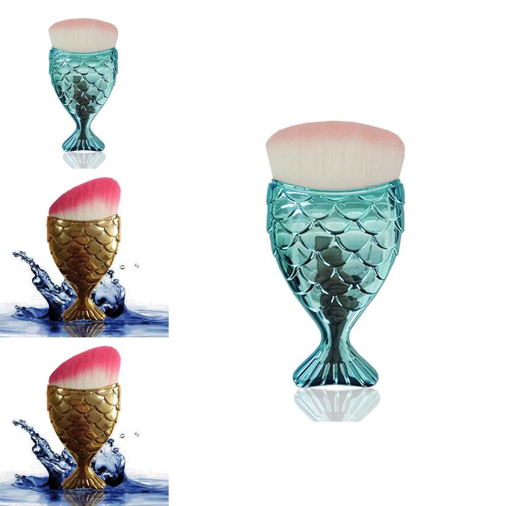Mermaid Makeup Brush With Fish Scale Design For Face And Foundation Application