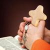 5Pcs Spiritual Decors Wood Holding Crosses Handmade Wood Crosses for Prayer Miniature Pocket Crosses Religious Decors