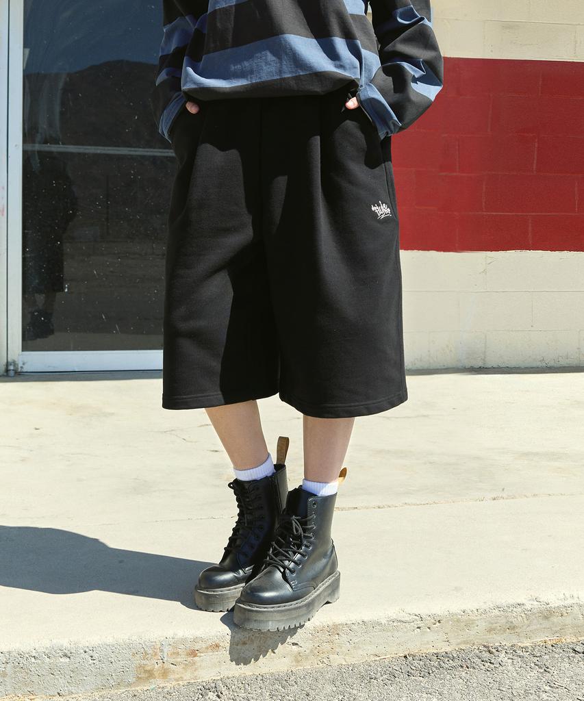 Peullukeu Slam Logo One-Pleat Carpenter Bermuda Sweatpants Black Fsp357