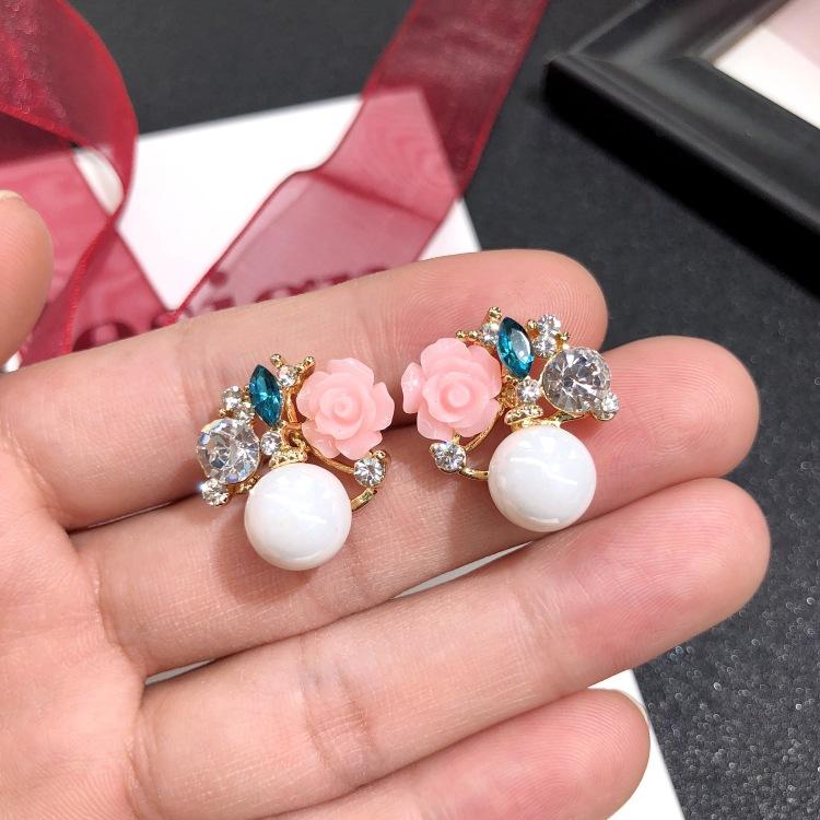 Niche Design Exquisite Celebrity Crystal Stud Earrings, Feminine Minimalist Temperament Rose High-end Versatile Earrings