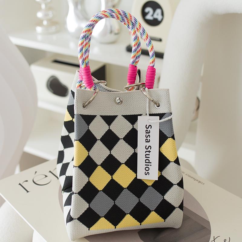 Stilvolle japanisch-koreanische Strickhandtasche: Große Tragetasche & Tragbare Pendel-Quadrat-Tasche