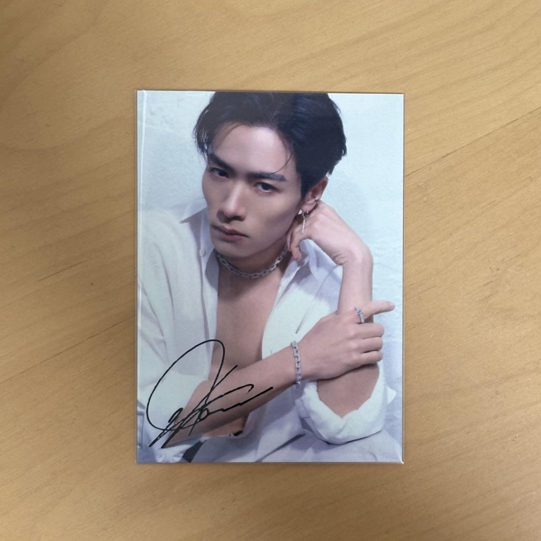 

[USED] Kawamura Kazuma Signed Photo Card Aurea Pop-Up Exclusive Bonus