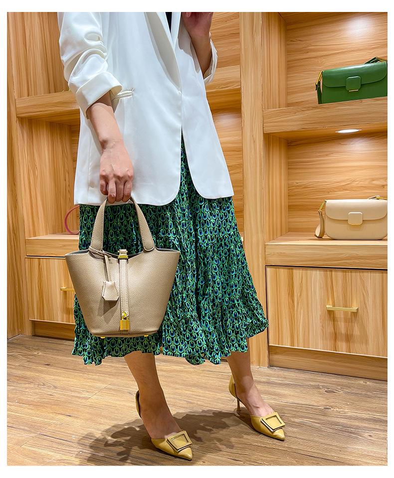 2024 Versatile Women's Bucket Bag: High-End, Exquisite Design
