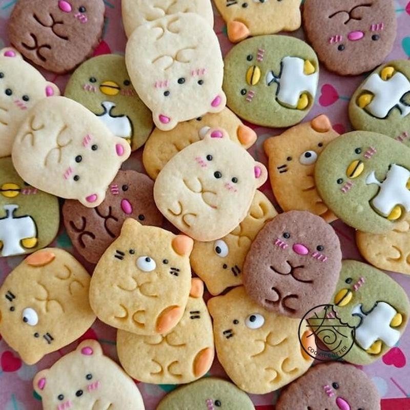6Pcs/Set DIY Cartoon Biscuit Mould Christmas Cookie Cutters 3D Cartoon Cookie Stamp Plastic Baking Mould