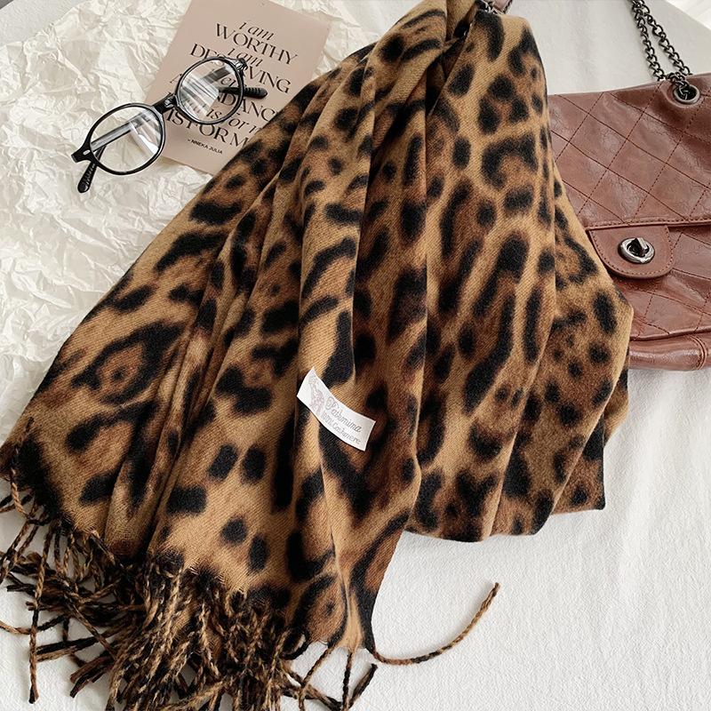 Retro Leopard Print Scarf Women's Winter Neck Warmer Niche Design Fringed Thickened Warm Wholesale