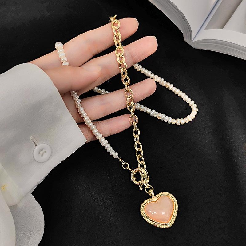 Vintage Baroque Freshwater Pearl Splicing Clavicle Chain Fashion Personality Metal Chain Love Short Necklace