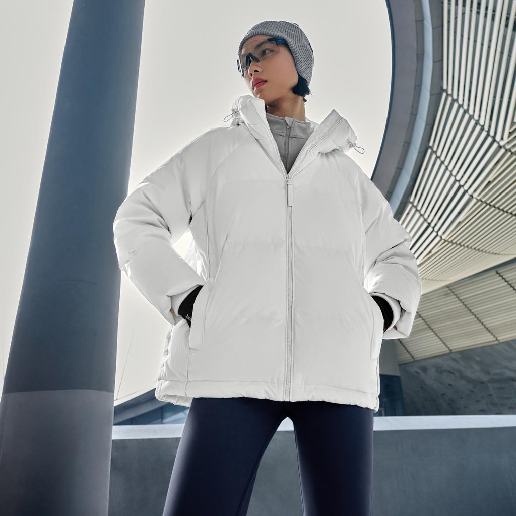 Li Ning Hot Pot Down Jacket Series Hooded Solid Color Raglan Short Down Jacket Women Jacket Champagne-White AYMU700-2