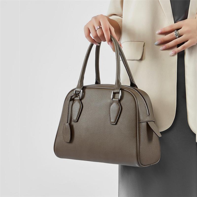 Сумки-тоуты Boston Bowling из натуральной кожи для женщин 2024 года — фото 4