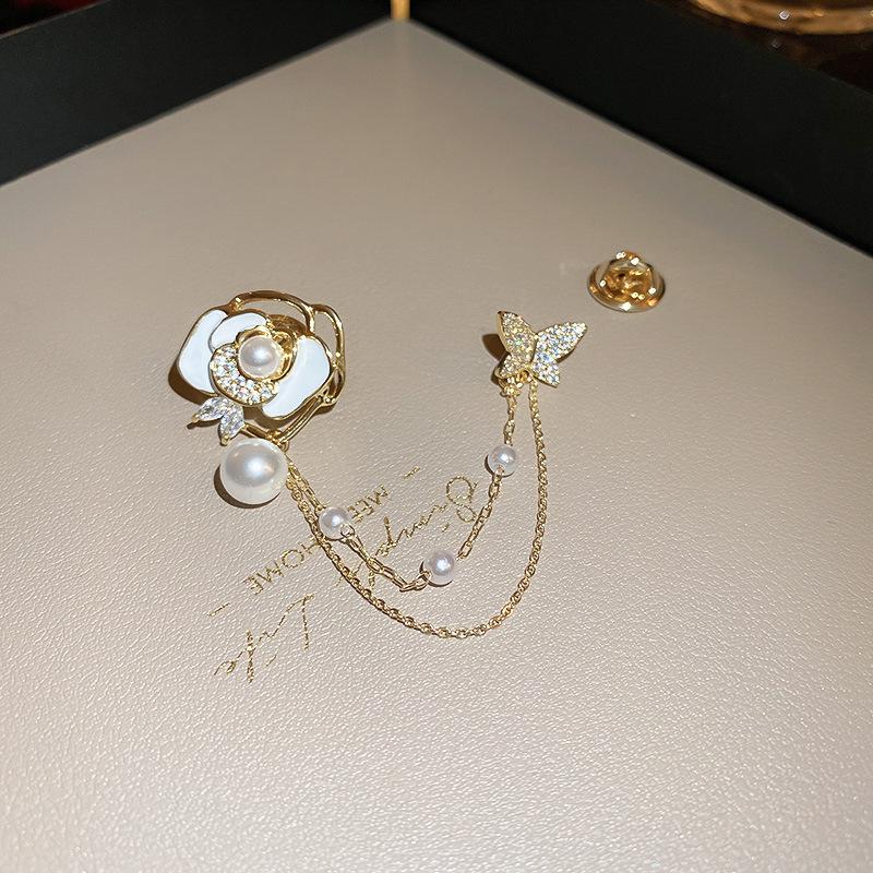 

Пользовательская брошь-бабочка со стразами: Стильный, Высококлассный, Плиссированный Дизайн для Одежных Аксессуаров и Ювелирных Изделий.