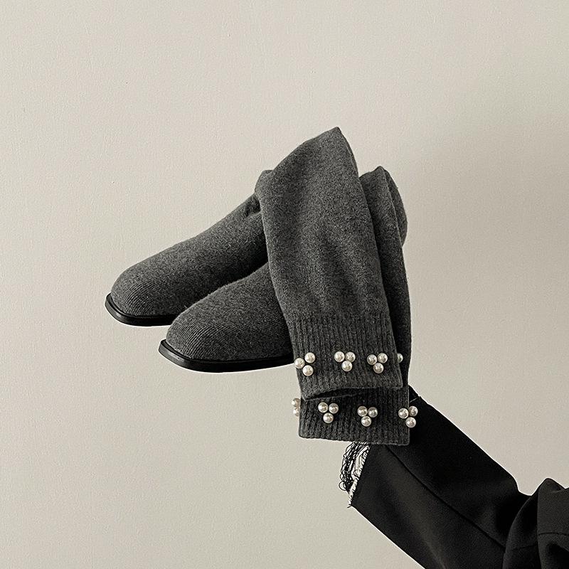 Design sense fashionable versatile retro square head thick heel heightened boots autumn and winter simple pearl fashion boots socks boots women