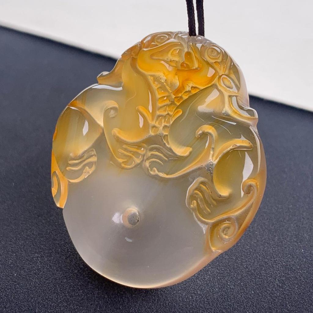 High-Quality Yellow and Red Jade Pixiu Pendant - Pure Natural Agate Chalcedony with Buddhist Significance, Warm and Smooth Ornament