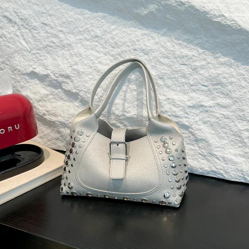 Fashionable Hasp PU Sweet Large Capacity Shoulder Bags for Women 2026 High Quality Rivets Sense of Luxury Commute Style Tote Bag