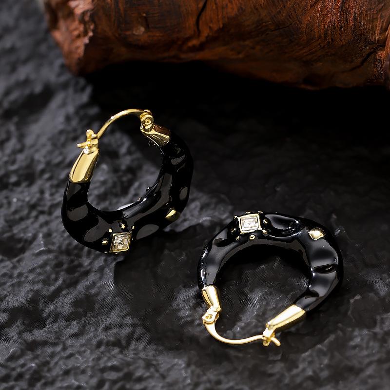 Stylish and Simple Old Money Style Enamel Drip Glaze Geometric Circle Ear Buckle Light Luxury High-end Earrings Personalized Fashionable Earrings