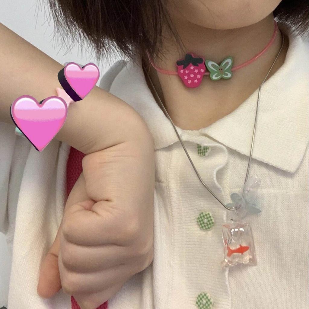 Breloque Sac Poisson en Résine Claire Attirante Décorative Poisson Rouge Sac d'Eau Pendentif Poisson Rouge dans Sac d'Eau Motif Breloque DIY