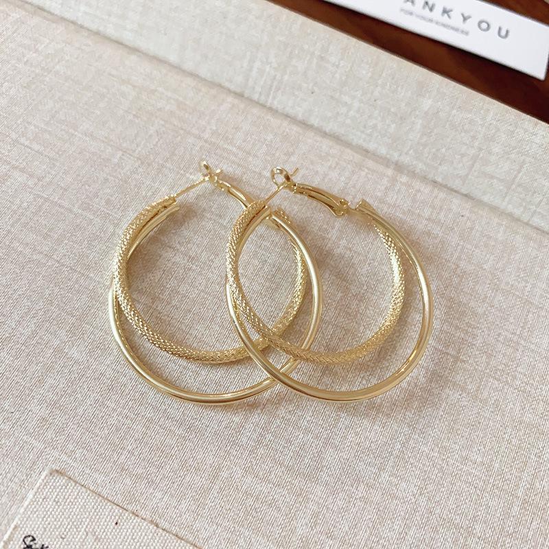 Stylish Silver Needle Round Hoop Earrings: Simple, Fashionable, Versatile, with a Light Luxury Feel