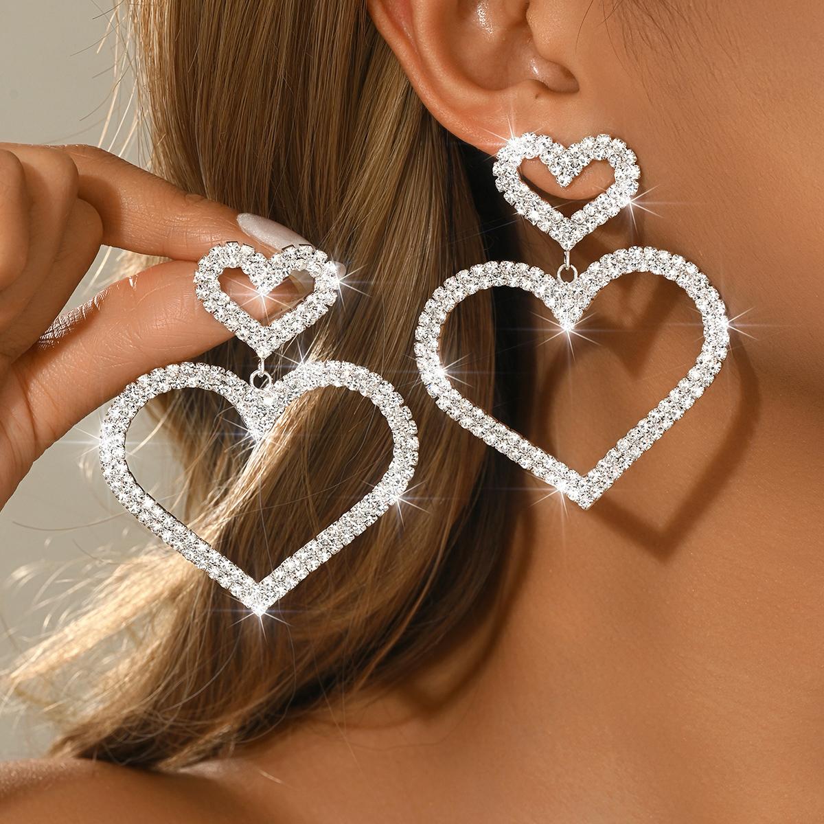 

1 pair of versatile and exquisite earrings and earrings suitable for girls vacations, beach trips, beach dates, and earrings