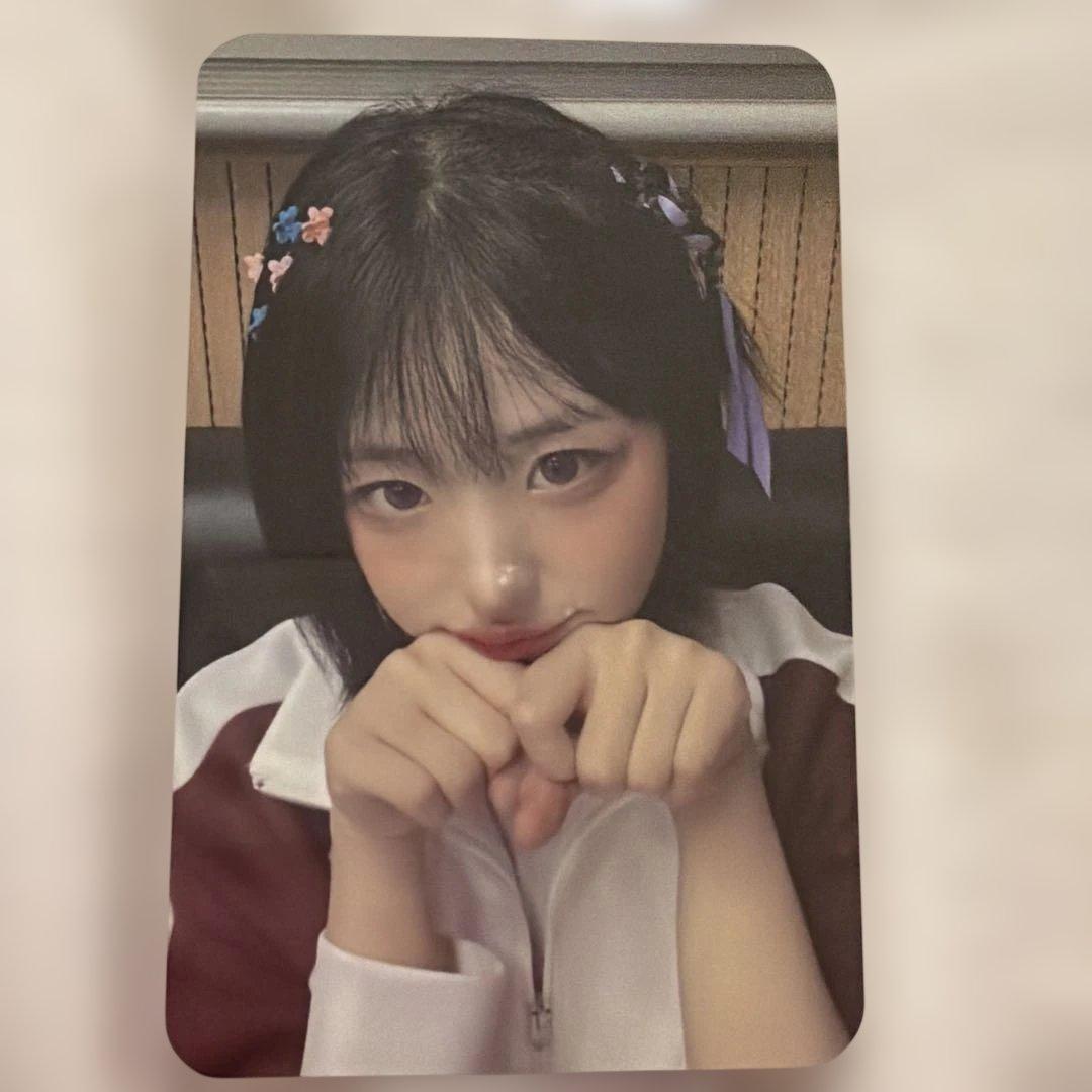 [USED] QWER In-Person Bonus Trading Card: manito Hina